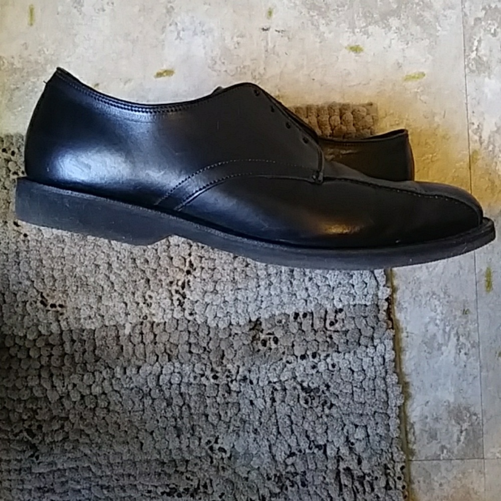 Allen Edmonds - Picture 4 of 5